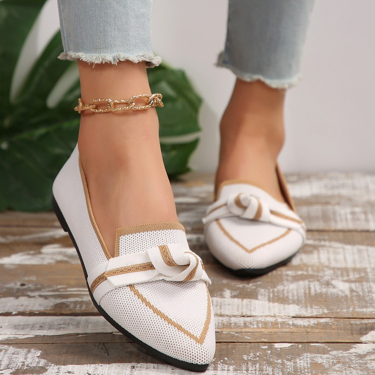 Women's Pointed-Toe Flats